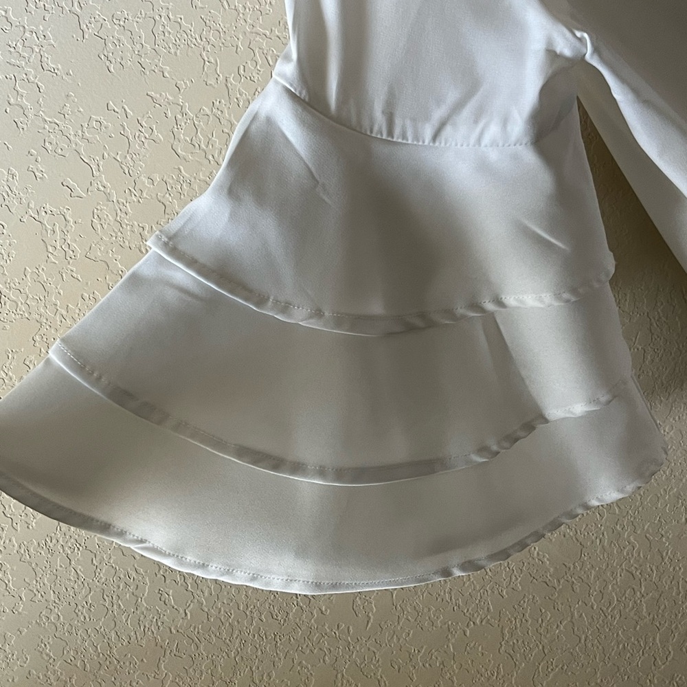 Lucca Women’s White Blouse Tiered Ruffle Sleeves Round Neck Size M - Picture 7 of 8